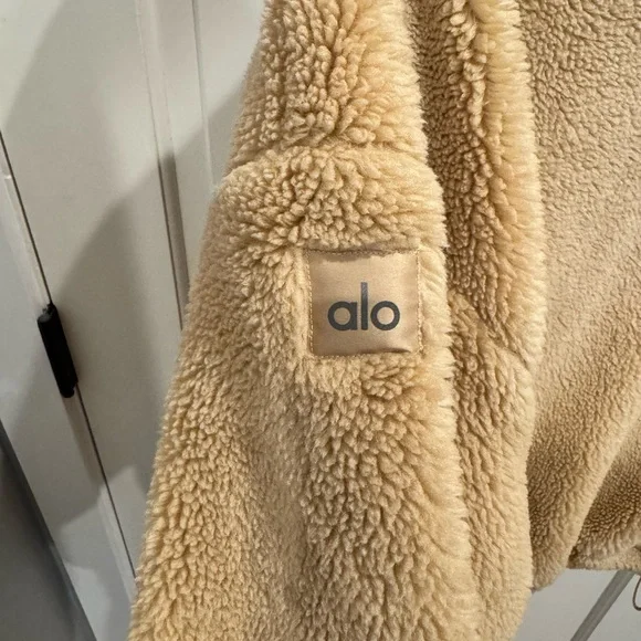 ALO Yoga Tan Sherpa Bomber Jacket - Picture 5 of 5